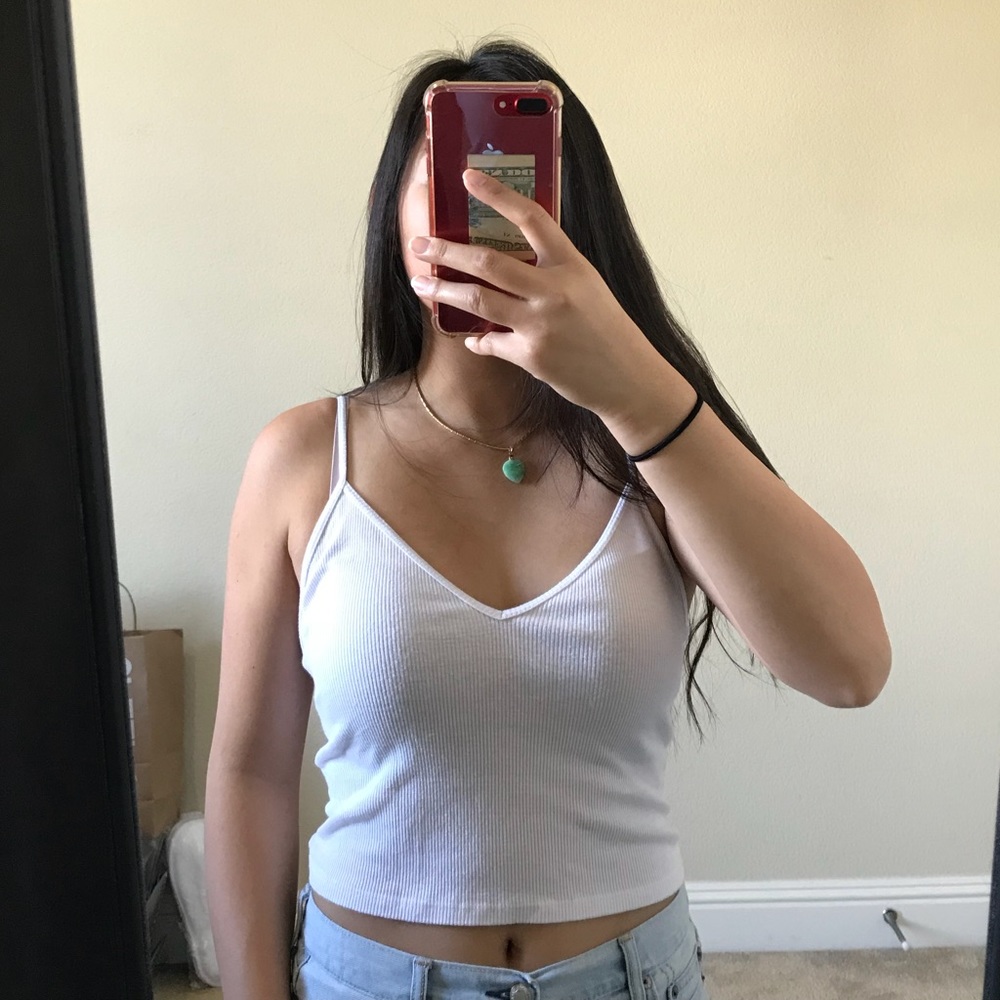 Brandy Melville- white v crop top